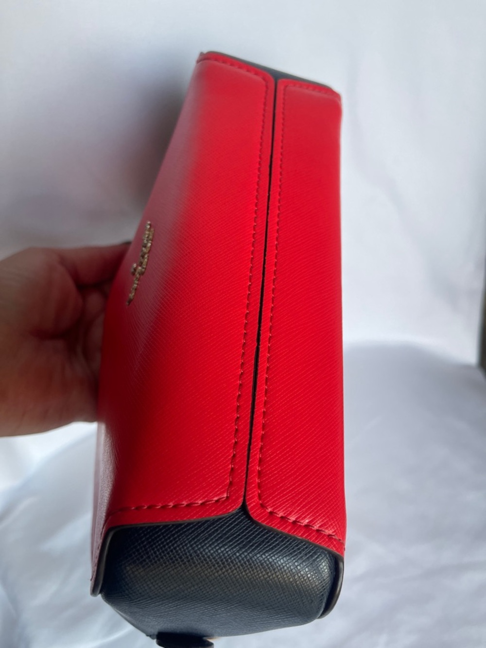 Kate Spade Lauryn Colorblock
Crossbody Camera Bag - Picture 6 of 10